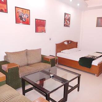 Hotel Raj Mahal Inn, Gurgaon 3